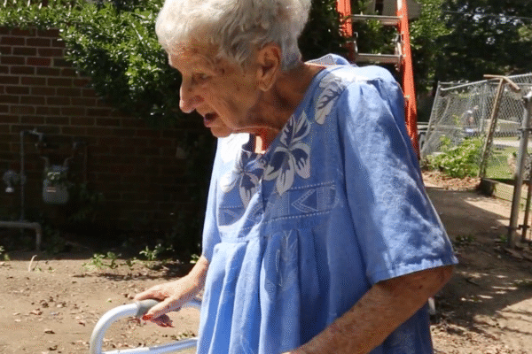 Neighbors Turned In This 90 YO Widow, But When This Construction Crew Realized What Was Going On, They Knew They Had To Intervene… Watch Who Comes To Her Door Now…